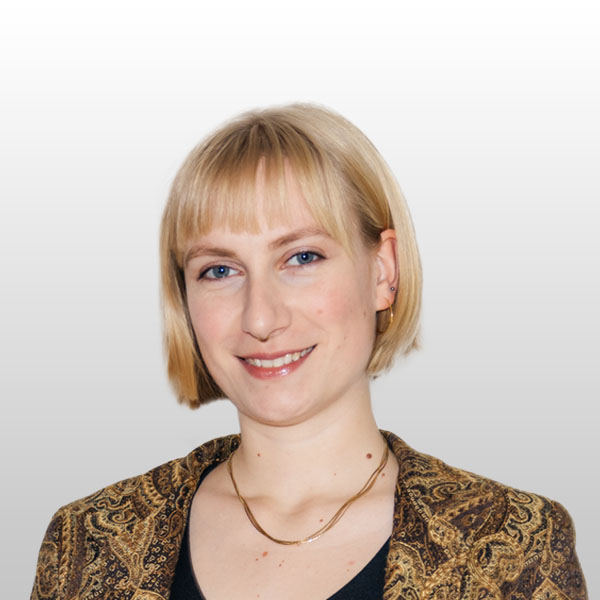 Carolin Hoffmann_Portrait_Quadrat_600x600